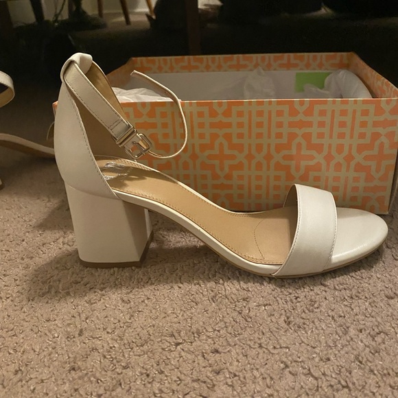 Gianni Bini block heels - Picture 2 of 2